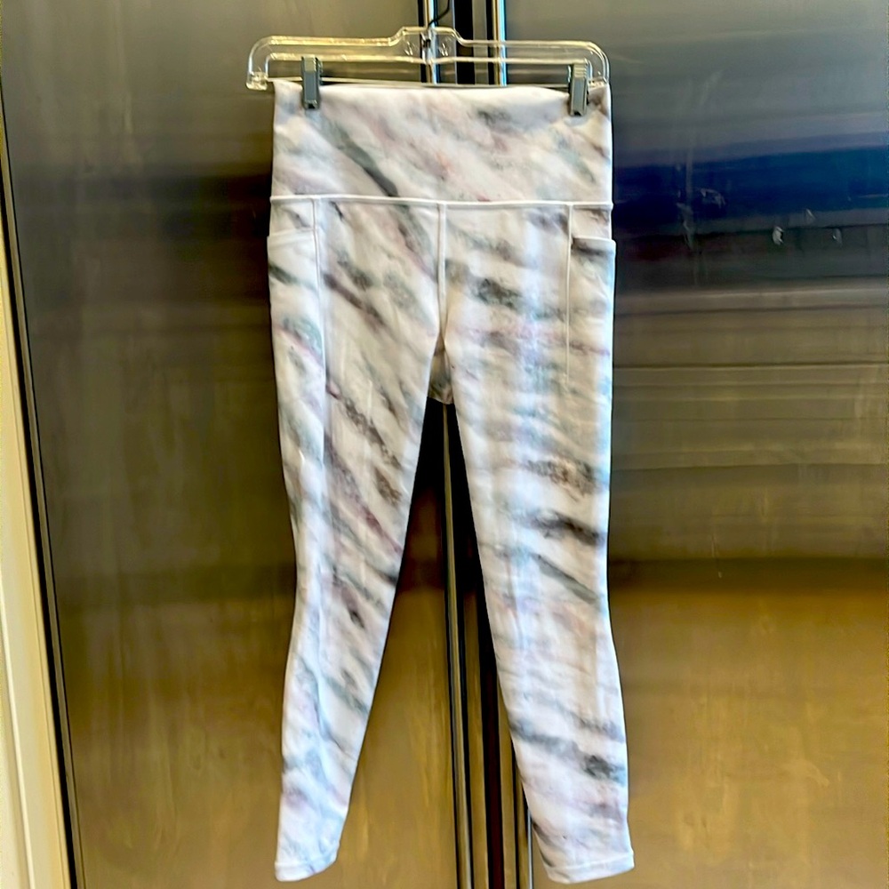 Athleta Salutation Stash Pocket II 7/8 Tight, size Small
